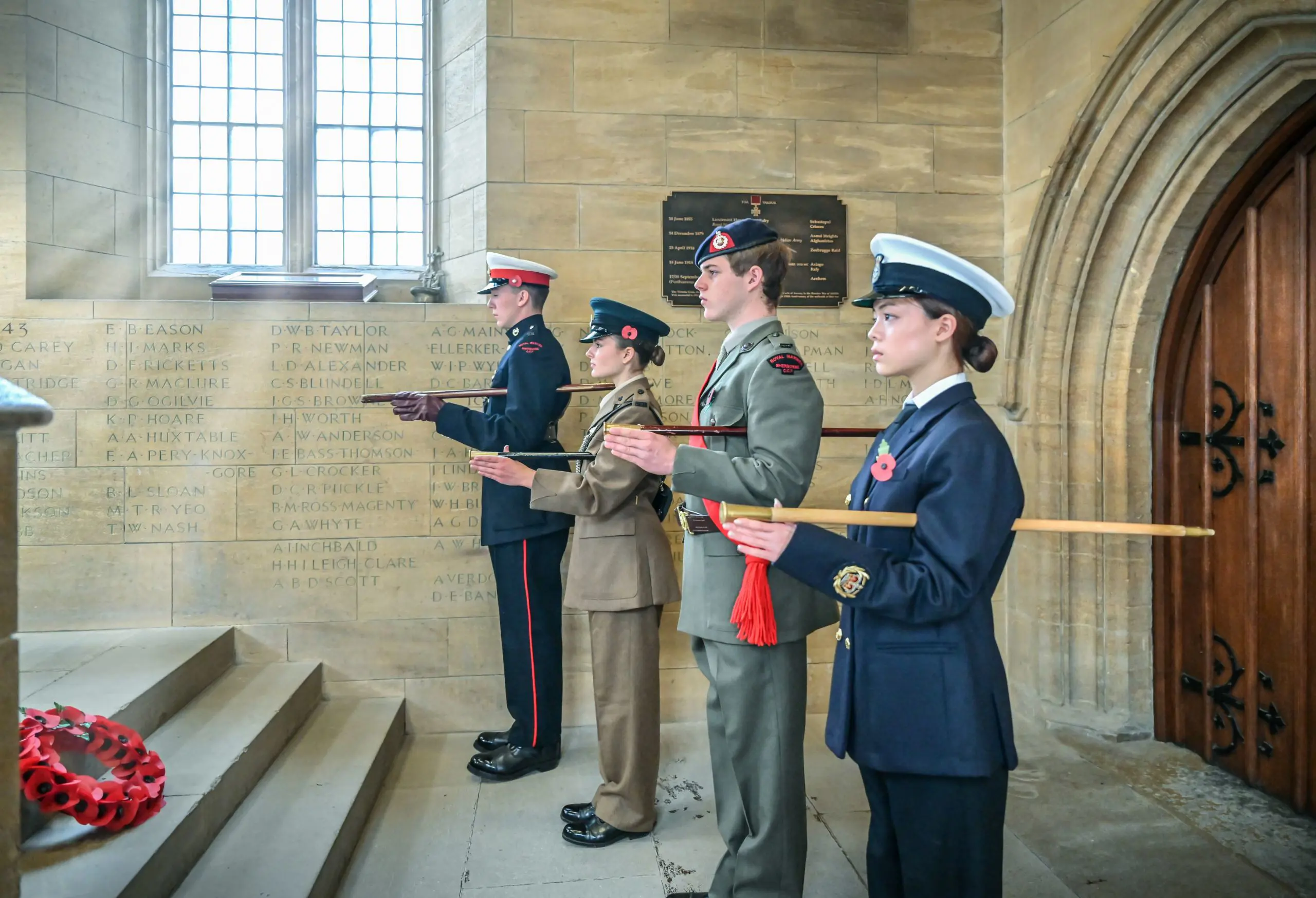 Students Paying Tribute to Fallen Soldiers