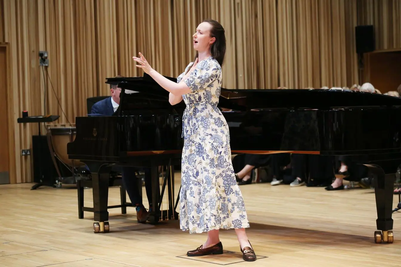  OptimizedImage,,girls,Optimized